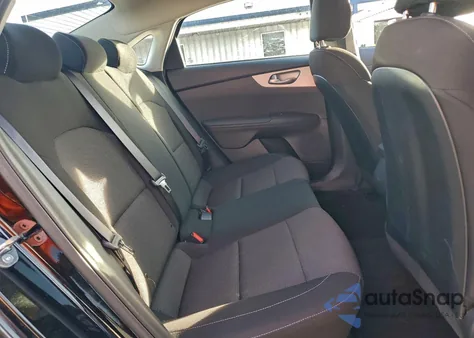 2023 Kia Forte Lx z USA, uszkodzony, nr VIN 3KPF24AD9PE690068